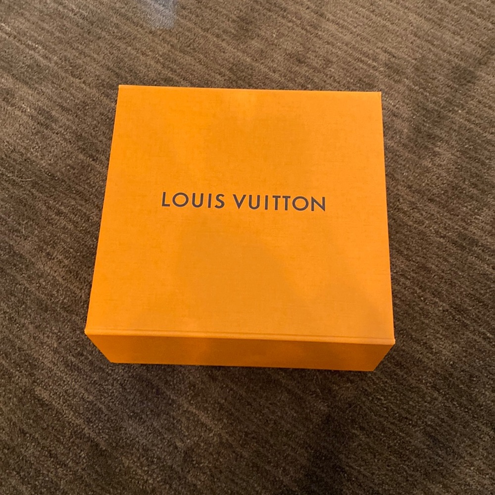 Louis Vuitton box